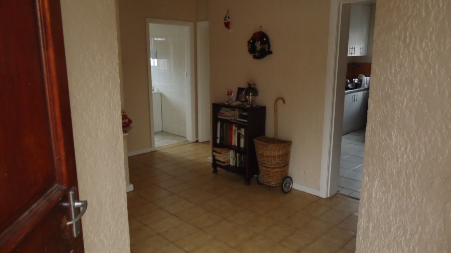 To Let 3 Bedroom Property for Rent in Kenwyn Western Cape